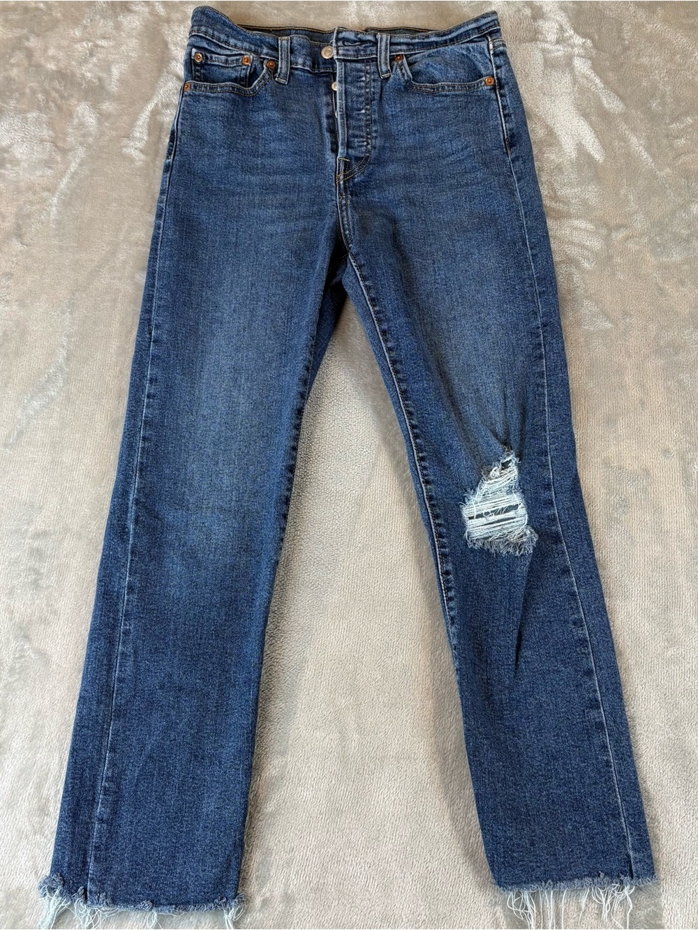 Levis Wedgie Straight Dark Wash Distressed Blue Jeans Wmn’s 28